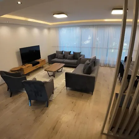 Tarcin Luxury Cicke